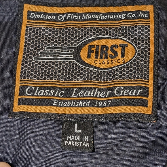 Blk Leather Biker Vest (L) - Picture 4 of 7